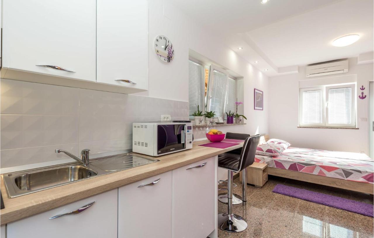 Nice Apartment In Rukavac With Kitchen Exteriér fotografie