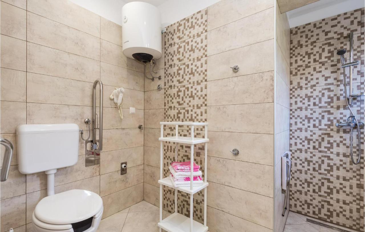 Nice Apartment In Rukavac With Kitchen Exteriér fotografie