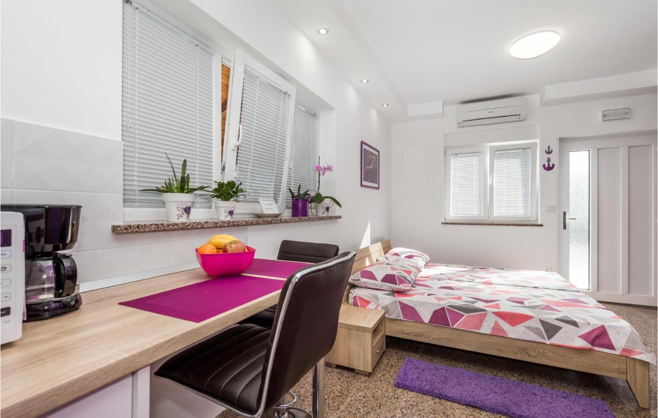 Nice Apartment In Rukavac With Kitchen Exteriér fotografie
